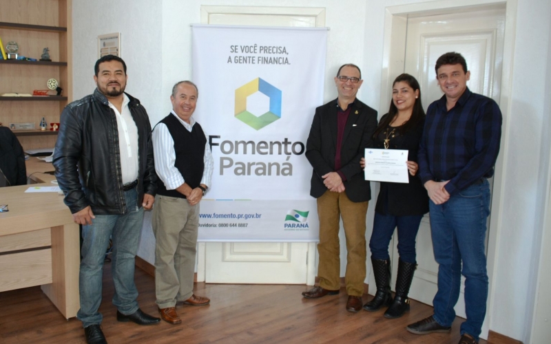 Fomento Paraná credencia agente de crédito em Quatro Barras