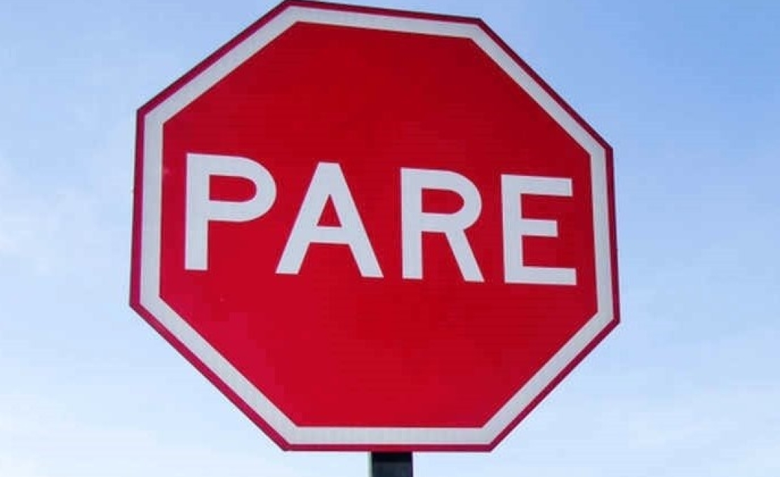QBTRAN inicia revitalização e substituição de placas de sinalização viária