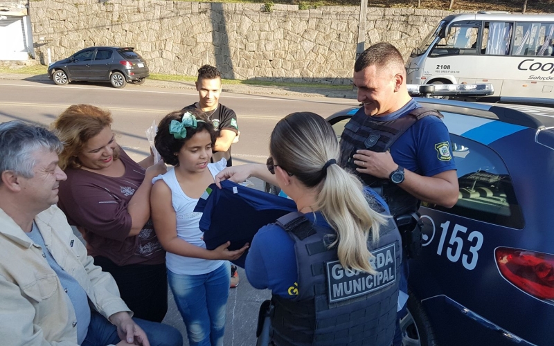 Projeto Guarda Amigo aproxima crianças e surpreende vencedora de concurso