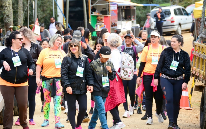 Caminhada Internacional na Natureza é sucesso de público