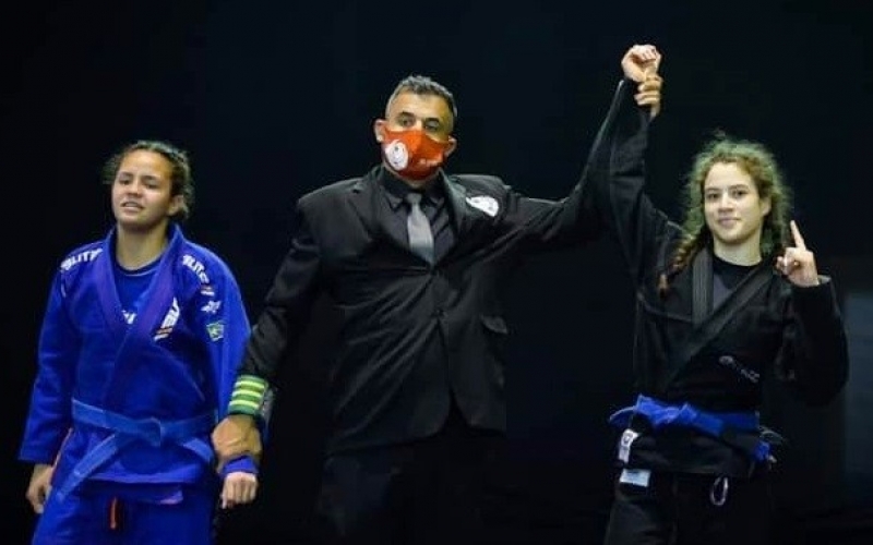 Atleta quatro-barrense Eduarda Rodrigues acumula vitórias no Jiu-Jítsu em 2021