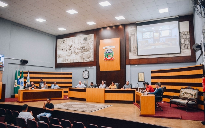 Prefeito e vice acompanham reabertura das sessões legislativas