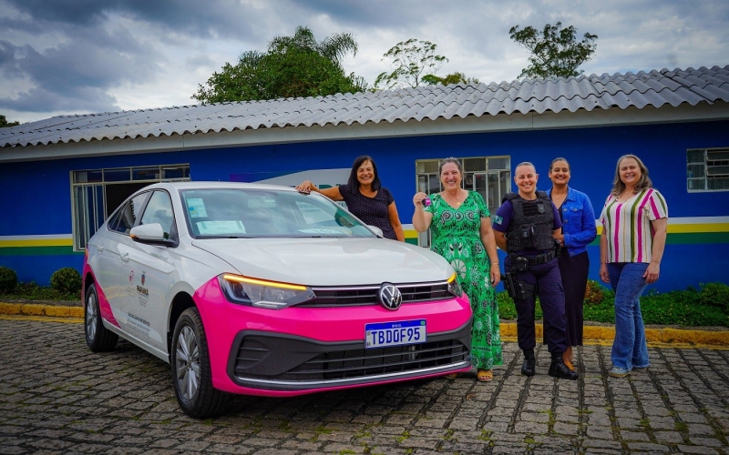 Quatro Barras recebe novo veículo para políticas de atenção à mulher