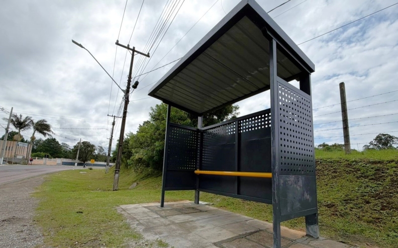 Prefeitura e AMEP instalam 30 novos pontos de ônibus em locais de maior fluxo