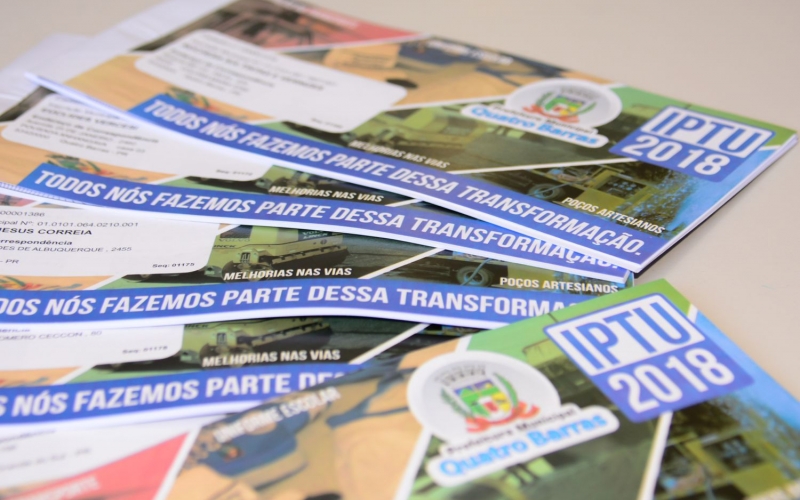 Quatro Barras entrega carnês do IPTU 2018