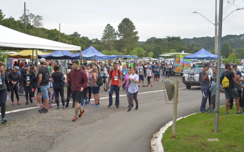 Caminhada Internacional na Natureza estimulam turismo em trajetos preservados