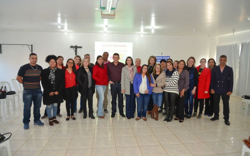 COMISSÃO ESPECIAL DA ELEIÇÃO REALIZA REUNIÃO COM CANDIDATOS A MEMBRO DO CONSELHO TUTELAR 