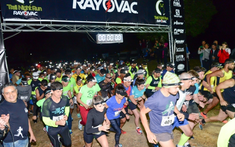 1° Corrida noturna de Quatro Barras reúne cerca de 600 participantes