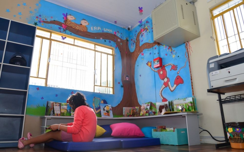 BIBLIOTECA MUNICIPAL RECEBE MELHORIAS E CRIA ESPAÇO ESPECIAL DE LEITURA PARA AS CRIANÇAS