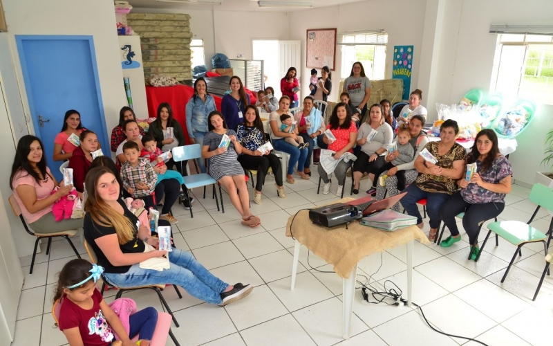 ENCERRAMENTO DO PROJETO NASCER COM ARTE PROMOVE CONSCIENTIZAÇÃO BUCAL DAS GESTANTES