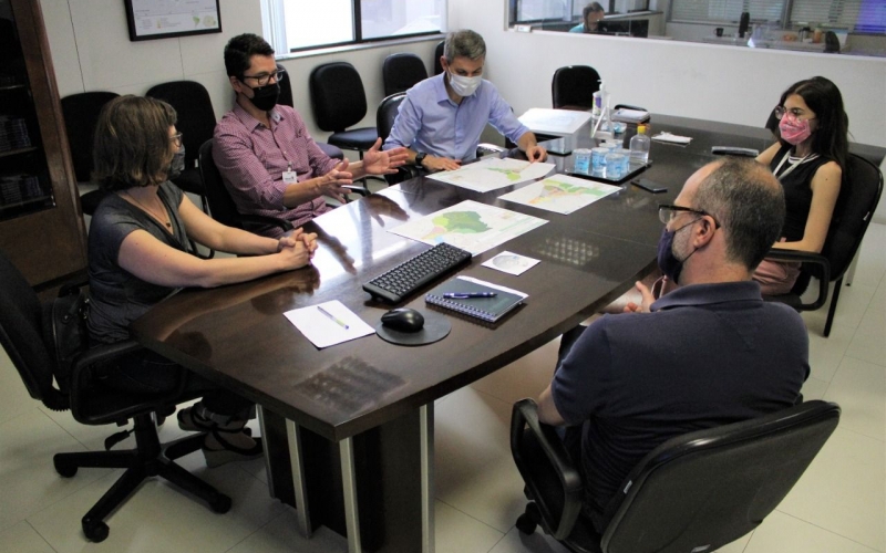 Quatro Barras entrega revisão do Plano Diretor à COMEC