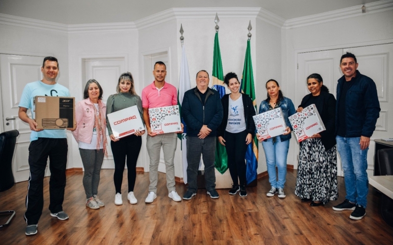 Ernesto Milani vence o prêmio de Escola Agrinho no Paraná