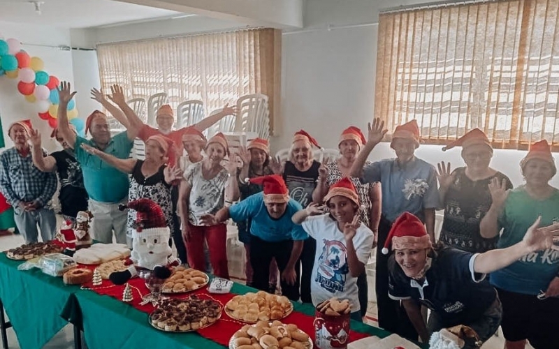 Melhor Idade participa de confraternizações de fim de ano