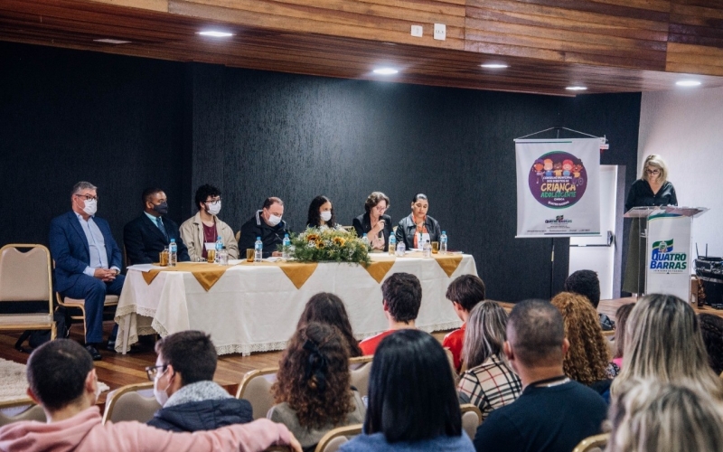 Com olhar voltado ao público infanto-juvenil na pandemia, Quatro Barras realiza Conferência dos Direitos da Criança e do