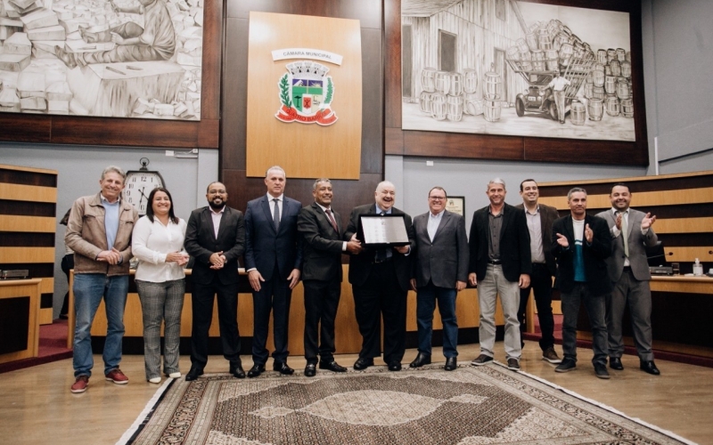 Prefeito Rafael Greca é homenageado com o Título de Cidadão Honorário de Quatro Barras