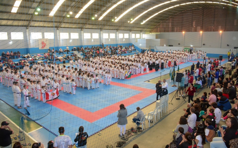 Quatro Barras recebe mais de 450 atletas durante o Campeonato Estadual de Karatê-Do Tradicional