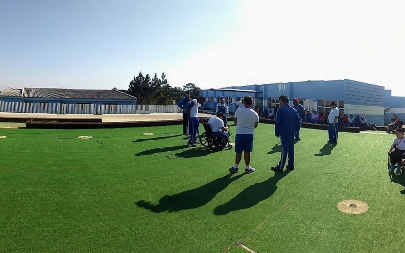 ESCOLA ESPECIAL JOANNA VALACHE PROMOVEU FESTIVAL DE GOLFE-7 E BOCHA PARA TODOS OS ALUNOS