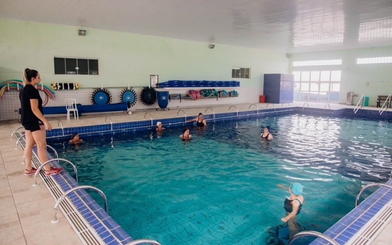 Aulas de hidroginástica são retomadas no Complexo de Piscina Aquecida