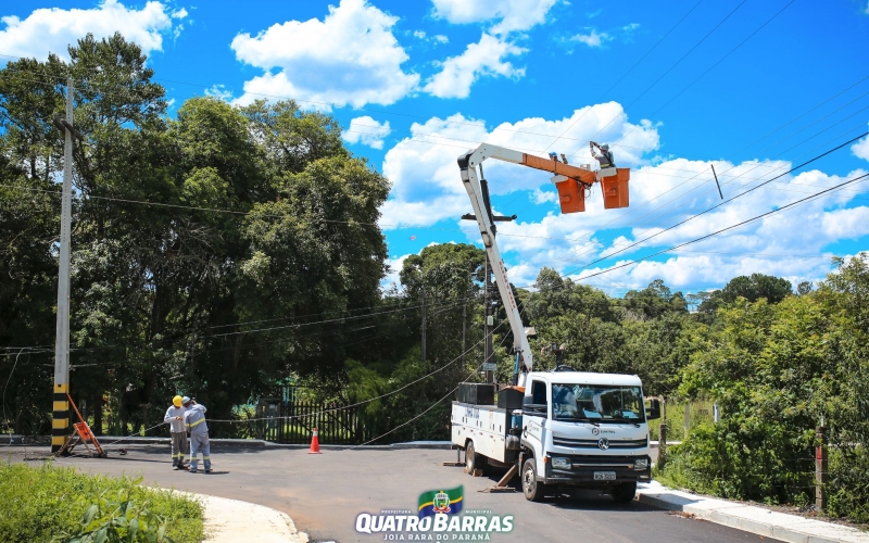   Prefeitura e Copel agilizam realocação de postes no Pinheirinho