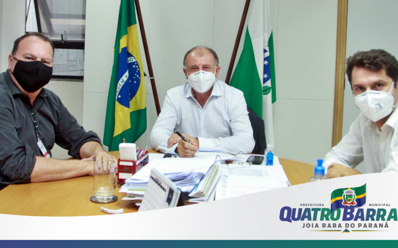 Tolardo garante cerca de R$ 8 milhões em obras para Quatro Barras via SEDU