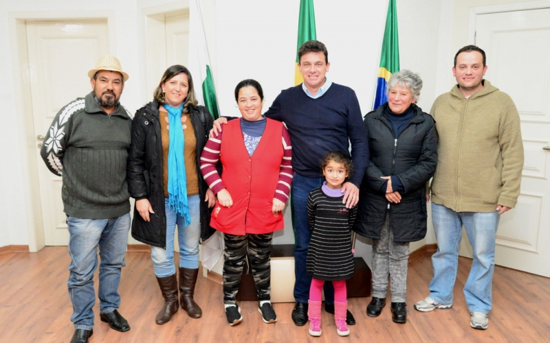 Lara apresenta projeto de infraestrutura urbana para ruas do Pinheirinho