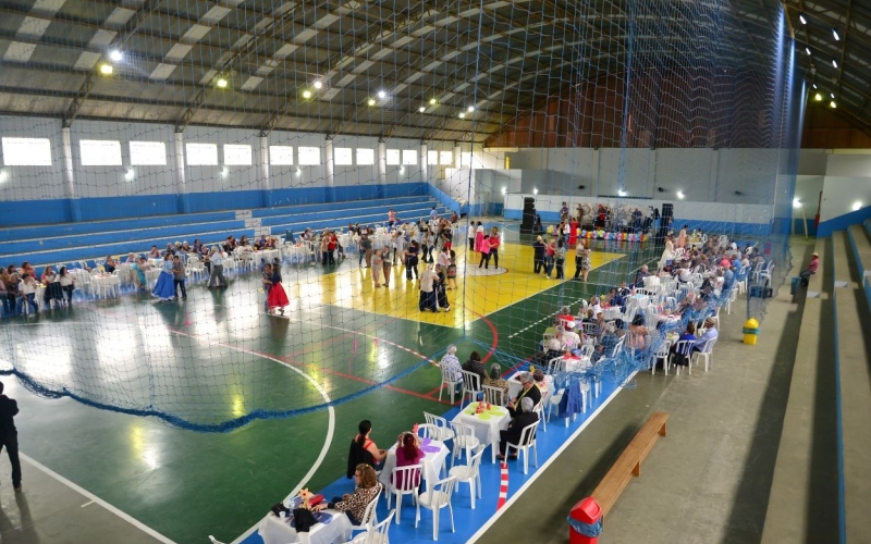 INICIADAS AS FESTIVIDADES EM COMEMORAÇÃO AO 58º ANIVERSÁRIO DO MUNICÍPIO, COM O BAILE DA MELHOR IDADE