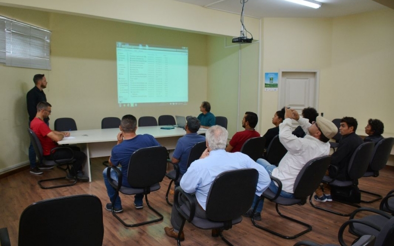 Prefeitura e instituições se reúnem para tratar sobre coleta de resíduos recicláveis