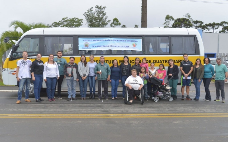 Prefeitura de Quatro Barras recebe novo veículo adaptado