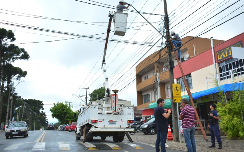 Prefeitura instala luminárias LED no Jardim Menino Deus, Itapira e área central