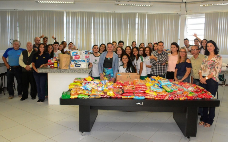 Colégio Sesi realiza campanha e arrecada 1,5 tonelada de alimentos